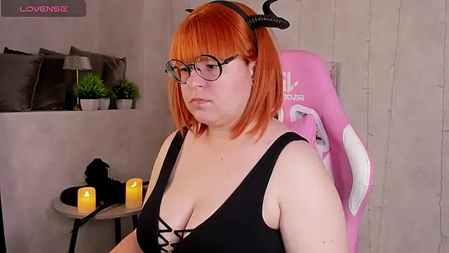 Snapshot of Michelle_Wilsson chatting on 10.26.25 Michelle Wilsson online show from 10.26.25