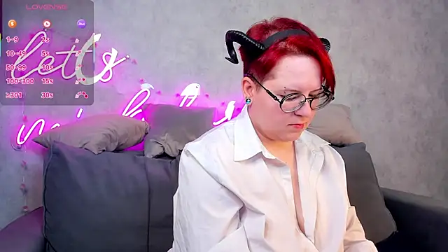 Snapshot of Michelle_Wilsson chatting on 11.02.25 Michelle Wilsson online show from 11.02.25