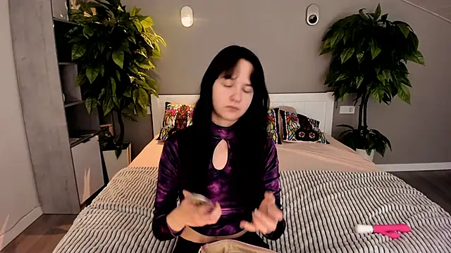 Snapshot of BerryDiva chatting on 09.17.25 BerryDiva online show from 09.17.25