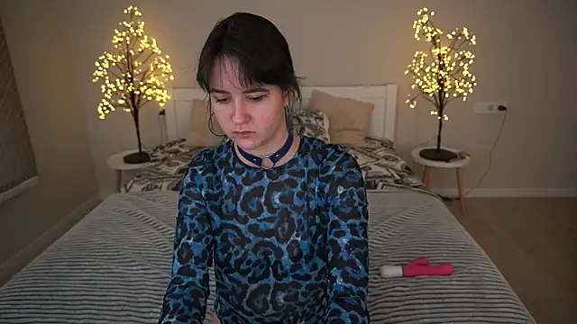 Snapshot of BerryDiva chatting on 09.19.25 BerryDiva online show from 09.19.25