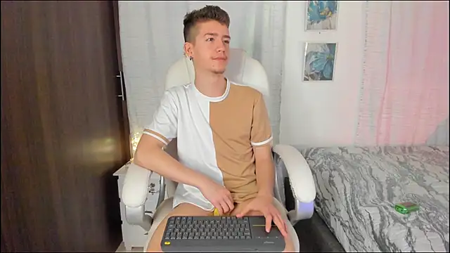 Snapshot of ThiagooJames chatting on 09.26.25 ThiagooJames online show from 09.26.25