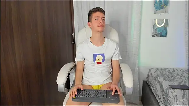 Snapshot of ThiagooJames chatting on 10.04.25 ThiagooJames online show from 10.04.25