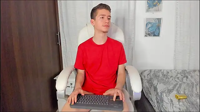 Snapshot of ThiagooJames chatting on 10.07.25 ThiagooJames online show from 10.07.25