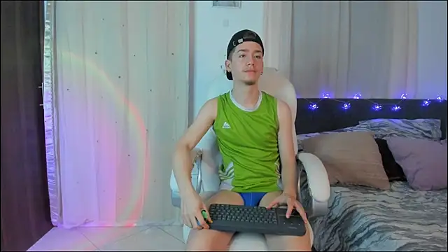 ThiagooJames online show from 12.23.25