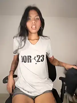 Snapshot of NovaTemptress chatting on 10.11.25 NovaTemptress online show from 10.11.25