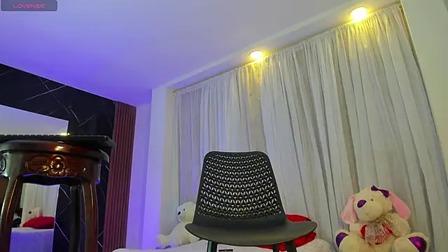 Vicky Hottman online show from 03.27.26