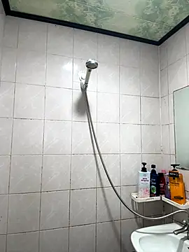 Snapshot of SongJinWoo007 chatting on 12.01.25 SongJinWoo007 online show from 12.01.25