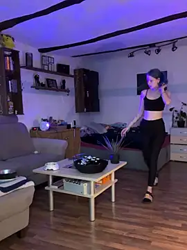 Snapshot of Seductively4_20 chatting on 10.04.25 Seductively4 20 online show from 10.04.25