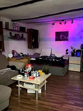 Snapshot of Seductively4_20 chatting on 10.11.25 Seductively4 20 online show from 10.11.25