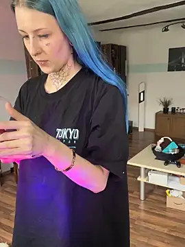 Snapshot of Seductively4_20 chatting on 10.14.25 Seductively4 20 online show from 10.14.25