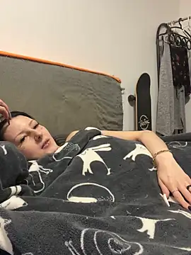 Snapshot of Seductively4_20 chatting on 10.21.25 Seductively4 20 online show from 10.21.25