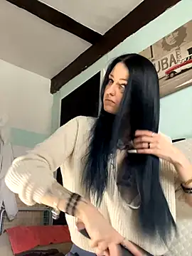 Snapshot of Seductively4_20 chatting on 10.24.25 Seductively4 20 online show from 10.24.25