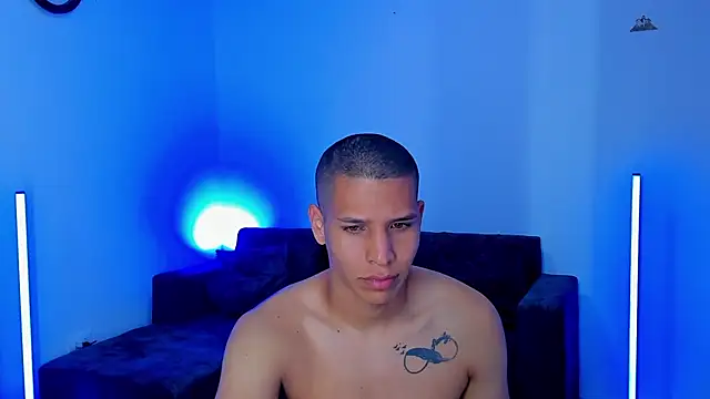 Snapshot of Latin_Boyss_ chatting on 10.05.25 Latin Boyss  online show from 10.05.25