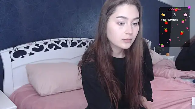 Snapshot of Lili_Luuu chatting on 10.01.25 Lili Luuu online show from 10.01.25