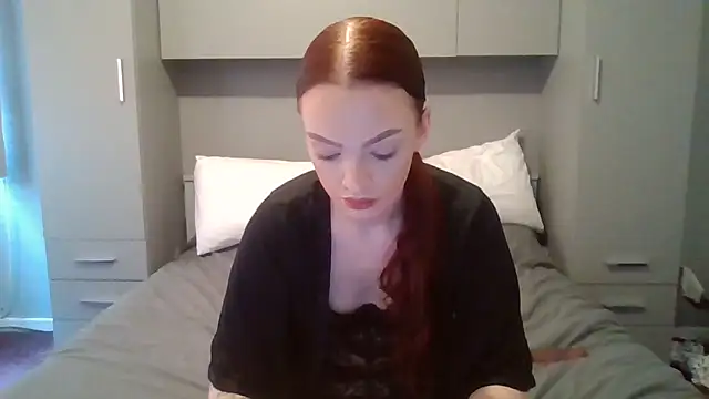 Filthy-British-Skylar online show from 09.12.25