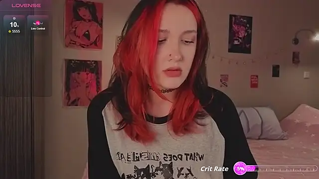 Snapshot of CrystalBlaze_ chatting on 10.09.25 CrystalBlaze  online show from 10.09.25