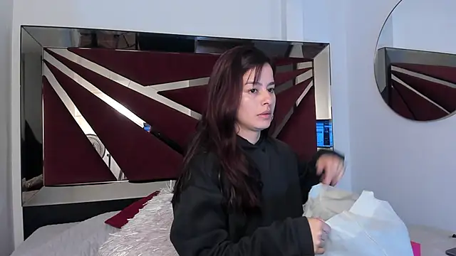 Snapshot of valerieMattson chatting on 10.09.25 valerieMattson online show from 10.09.25