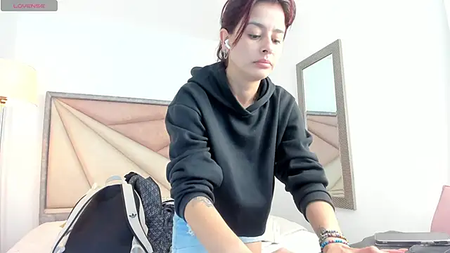 Snapshot of valerieMattson chatting on 10.24.25 valerieMattson online show from 10.24.25