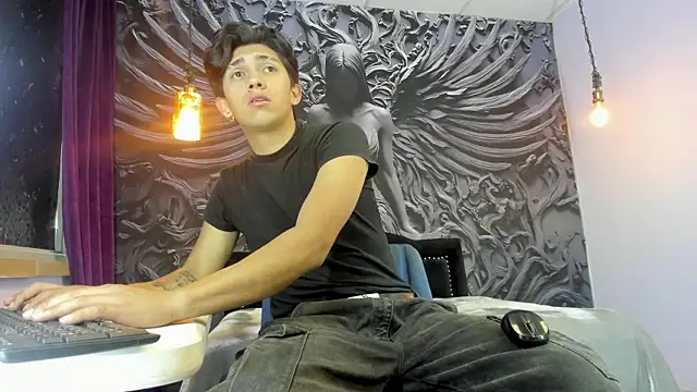 Snapshot of Ethann1_ chatting on 10.21.25 Ethann1  online show from 10.21.25