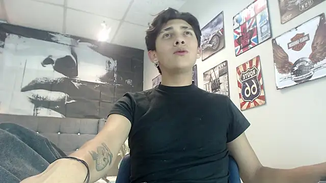 Snapshot of Ethann1_ chatting on 10.22.25 Ethann1  online show from 10.22.25