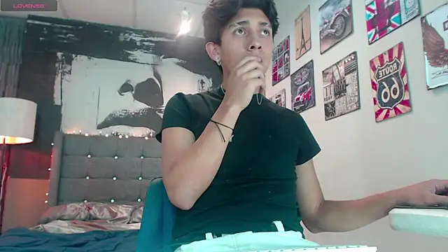 Snapshot of Ethann1_ chatting on 10.23.25 Ethann1  online show from 10.23.25