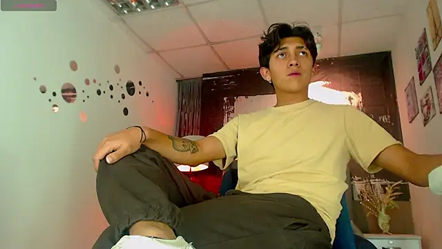 Snapshot of Ethann1_ chatting on 10.24.25 Ethann1  online show from 10.24.25