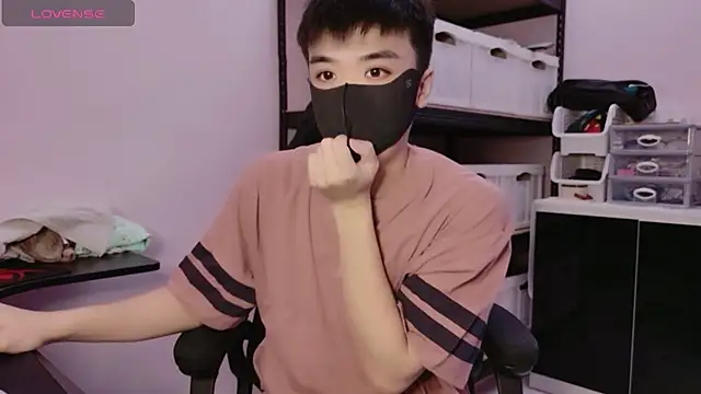 Snapshot of doggyman523 chatting on 10.01.25 doggyman523 online show from 10.01.25