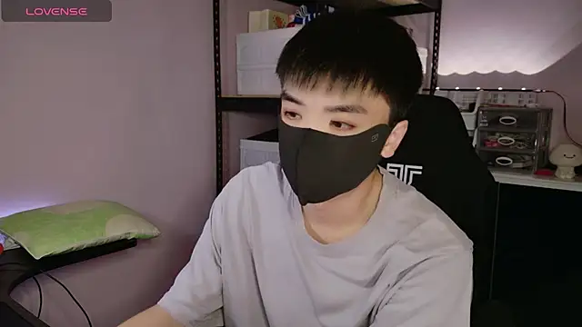 Snapshot of doggyman523 chatting on 11.14.25 doggyman523 online show from 11.14.25