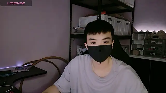 Snapshot of doggyman523 chatting on 01.12.26 doggyman523 online show from 01.12.26