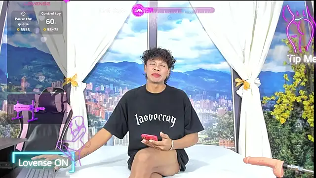 Snapshot of MilthonDelis chatting on 11.08.25 MilthonDelis online show from 11.08.25