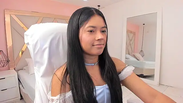 Snapshot of samantaa_shy chatting on 10.07.25 samantaa shy online show from 10.07.25