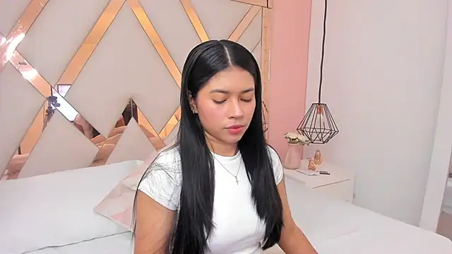 Snapshot of samantaa_shy chatting on 10.13.25 samantaa shy online show from 10.13.25