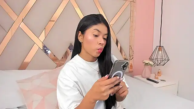 Snapshot of samantaa_shy chatting on 10.15.25 samantaa shy online show from 10.15.25