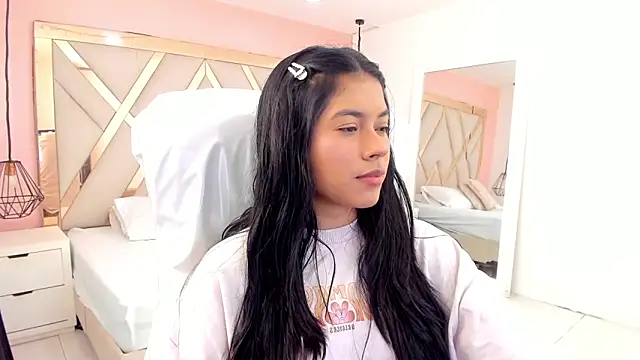 Snapshot of samantaa_shy chatting on 10.22.25 samantaa shy online show from 10.22.25