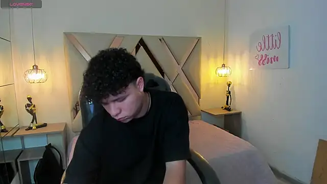 BenjaminBottonn online show from 09.10.25