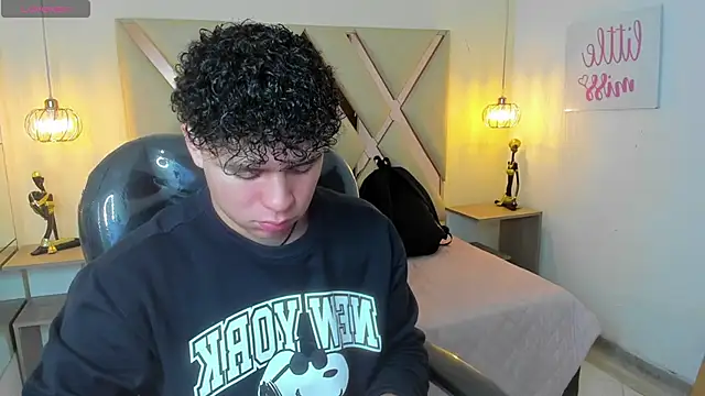 BenjaminBottonn online show from 09.11.25