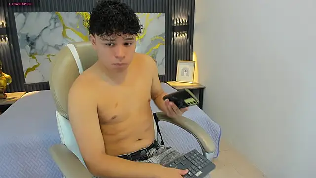 BenjaminBottonn online show from 09.22.25