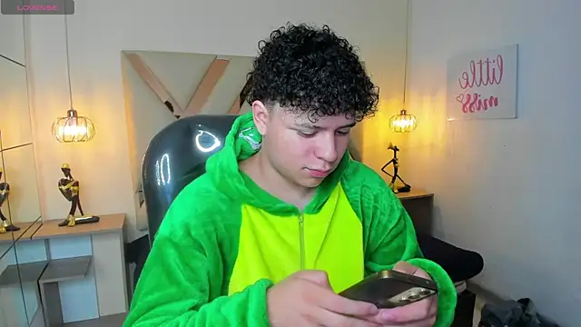 BenjaminBottonn online show from 09.23.25