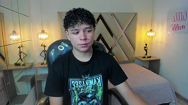 BenjaminBottonn online show from 10.02.25