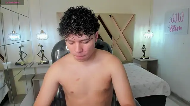 BenjaminBottonn online show from 10.05.25