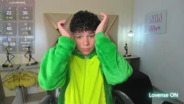 BenjaminBottonn online show from 10.08.25