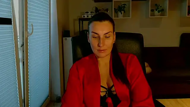 Snapshot of DonnaAmore chatting on 10.20.25 DonnaAmore online show from 10.20.25