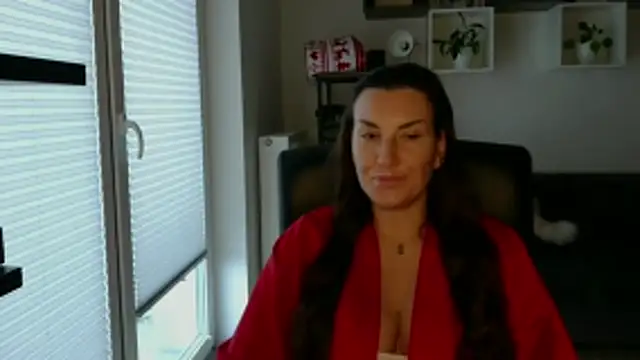 Snapshot of DonnaAmore chatting on 11.11.25 DonnaAmore online show from 11.11.25