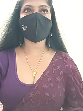 Snapshot of shivani27 chatting on 04.30.26 shivani27 online show from 04.30.26