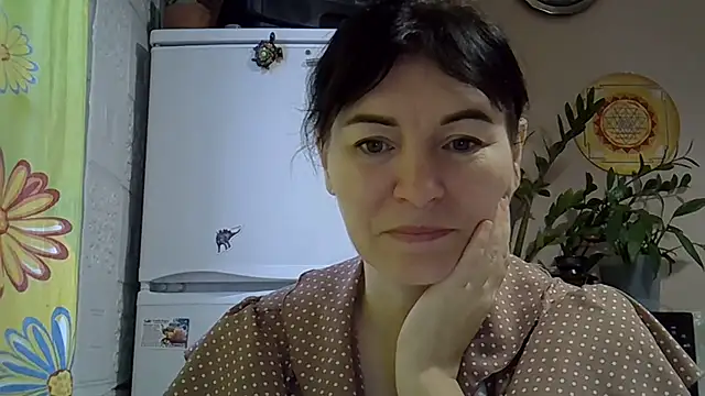 Krystal 82 online show from 11.05.25