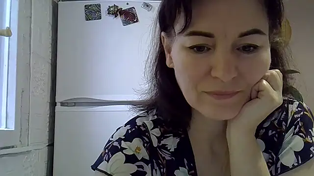 Krystal 82 online show from 11.12.25