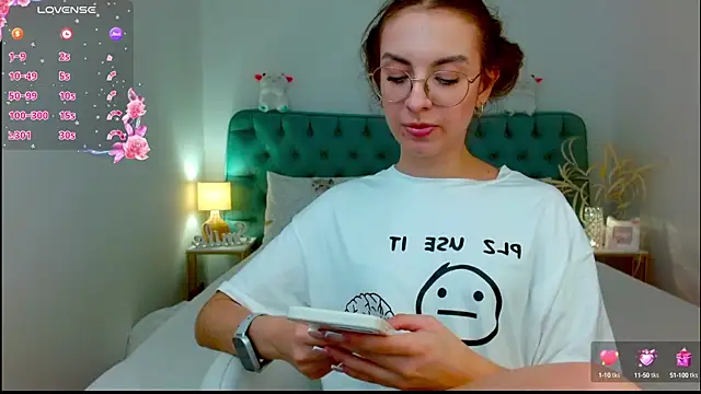 Snapshot of Real_cutie1 chatting on 09.12.25 Real cutie1 online show from 09.12.25