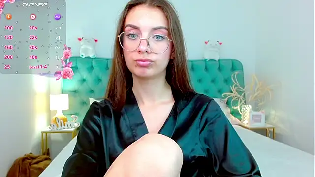 Snapshot of Real_cutie1 chatting on 09.20.25 Real cutie1 online show from 09.20.25