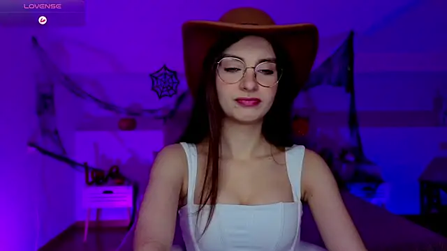 Snapshot of Real_cutie1 chatting on 10.31.25 Real cutie1 online show from 10.31.25