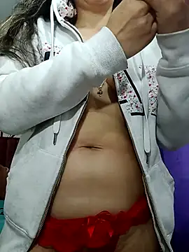 Chriss girl of imaginatio online show from 11.29.25